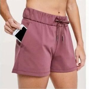 Lululemon On the Fly Short Sz 6 - 2.5” inseam - Misty Merlot
